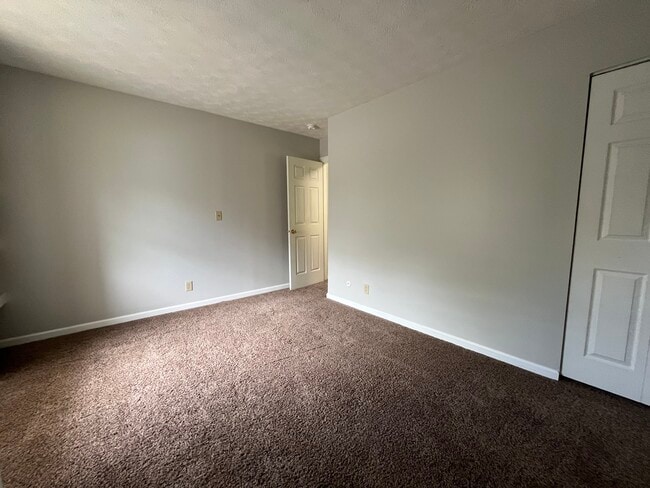 Building Photo - 101 Forest Ln