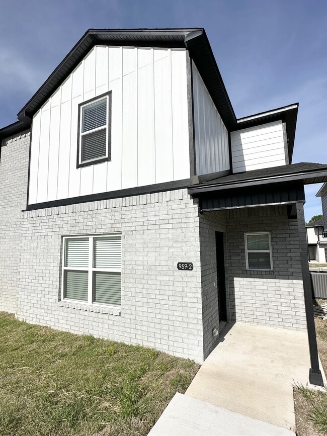Building Photo - 959 S Rupple Rd