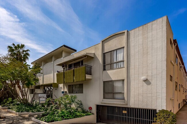 Exterior - 1035 N Stanley Ave