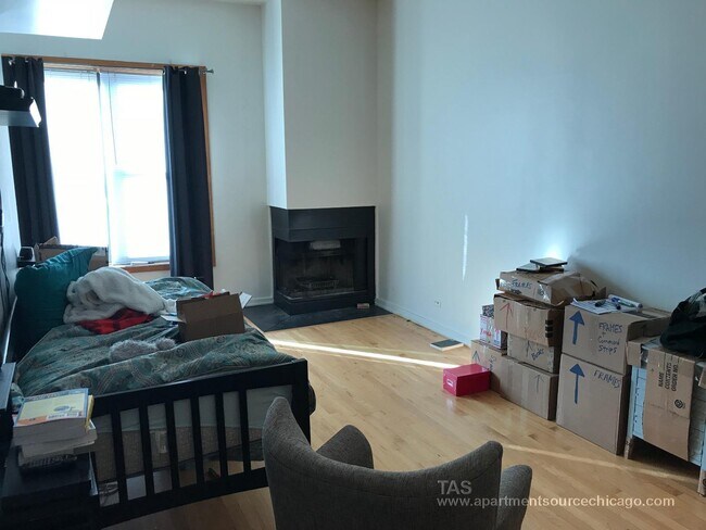 Foto del edificio - 2549 N Halsted St