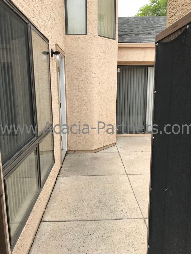 Foto del edificio - Two Bedroom Condo