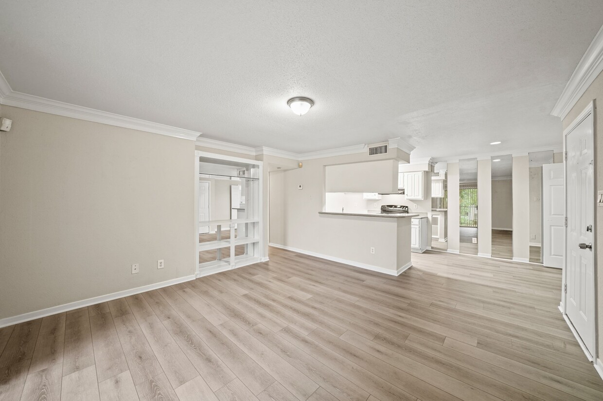 Primary Photo - 12955 Woodforest Blvd