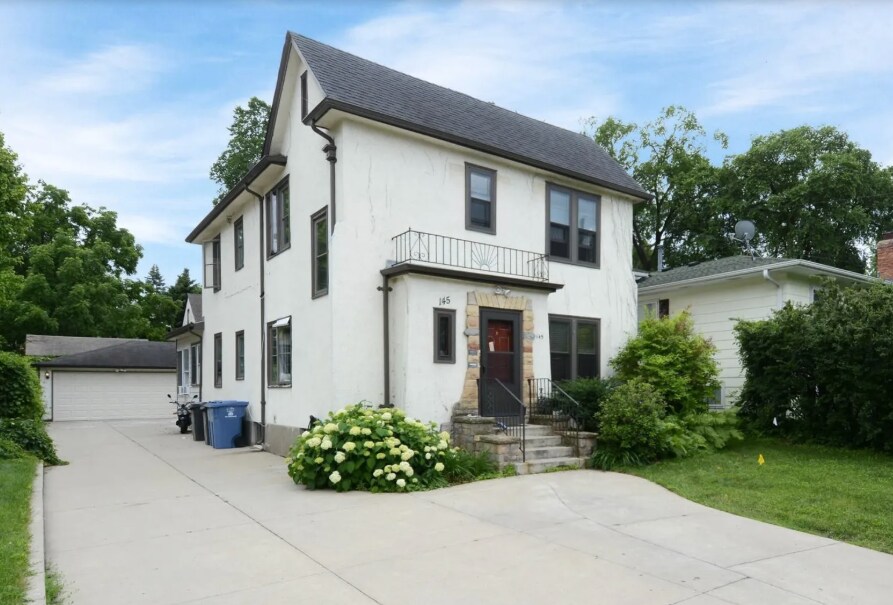 Foto del edificio - 2 bedroom 1 bath main level with office and porch.