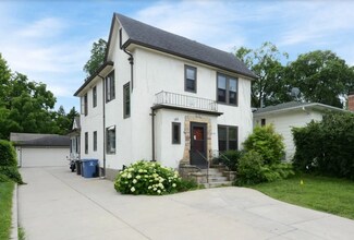 Building Photo - 145 W Diamond Lake Rd