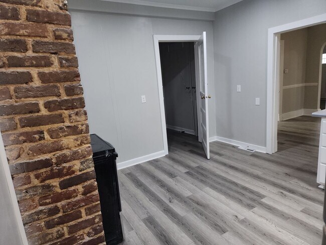 Foto del edificio - Updated 3 Bedroom 1.5 Bath West Point Beauty!
