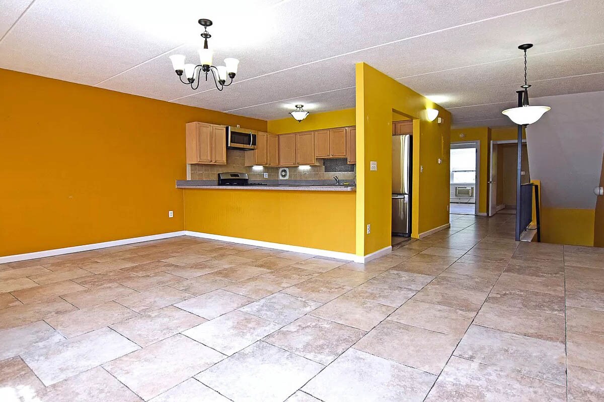 38 Noll St Unit 1, Brooklyn, NY 11206 Room for Rent in Brooklyn, NY