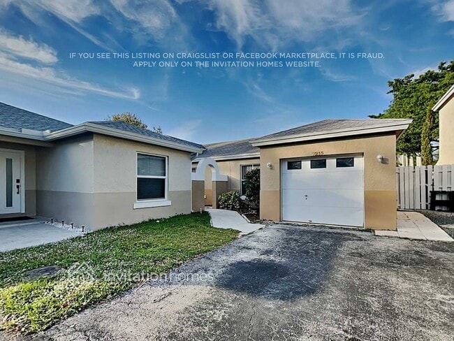 Building Photo - 7215 SW 42nd Ct