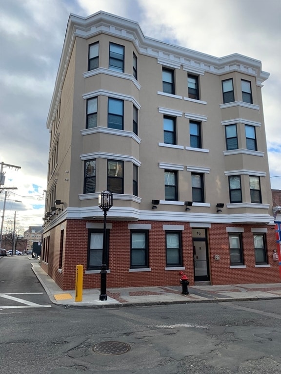 Building Photo - 16 5th St