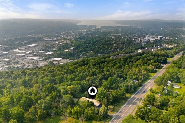 Foto del edificio - 924 Danby Rd