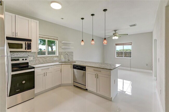 Foto del edificio - 709 SE 14th Pl