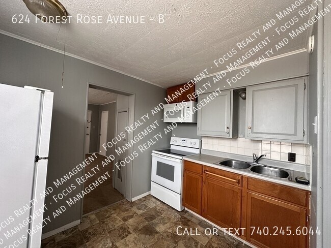 Foto del edificio - 624 Forest Rose Ave