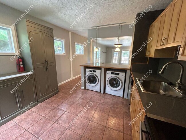 Foto del edificio - 1975 Kenwood Pl SE