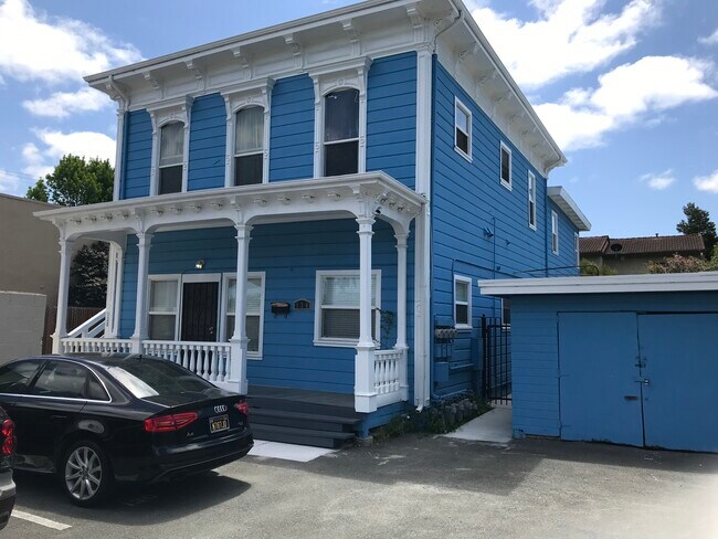 Building Photo - 128 Lewelling Blvd