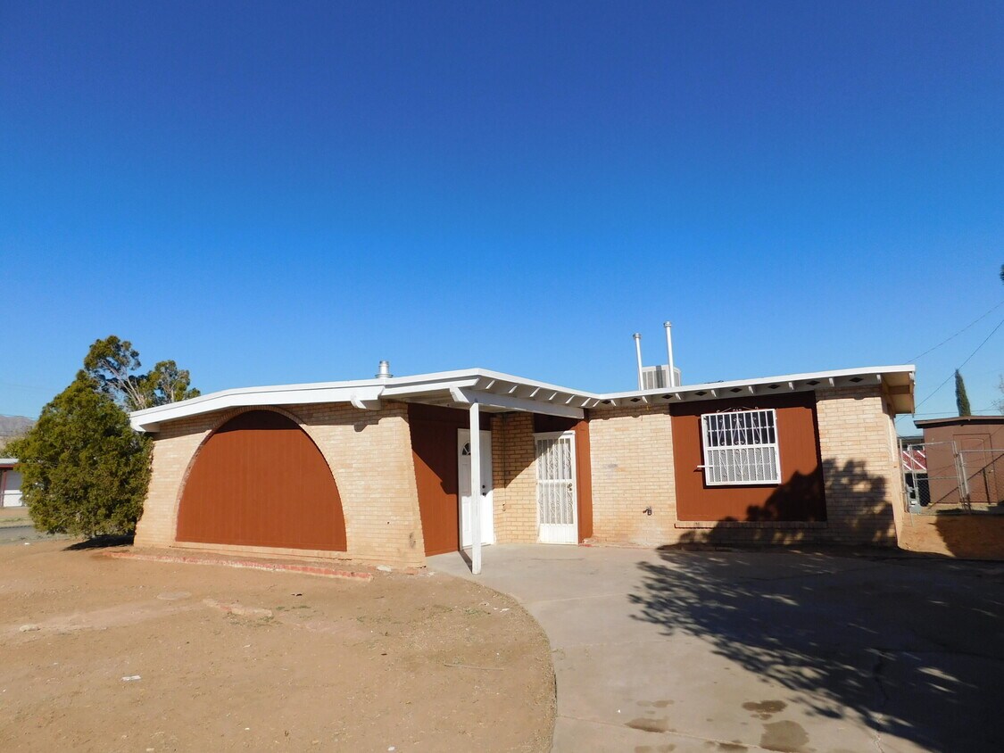 10468 Hodges Cir, El Paso, TX 79924 House for Rent in El Paso, TX