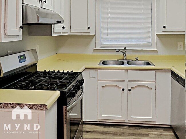 Building Photo - 3257 Bobbie Ln