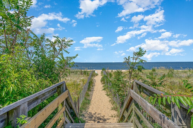 Photo - 1540 Chela Ave House