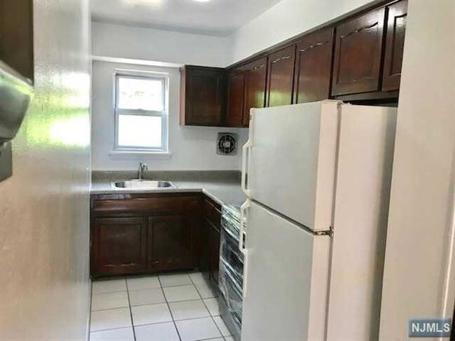 Building Photo - 463-473 Preakness Ave