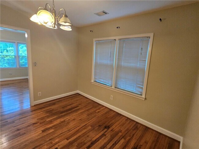 Foto del edificio - 108 Clifton St SE
