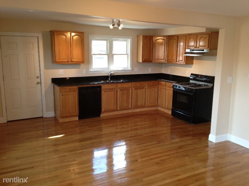 Primary Photo - 3 br, 2.5 bath Apartment - 262 Main St