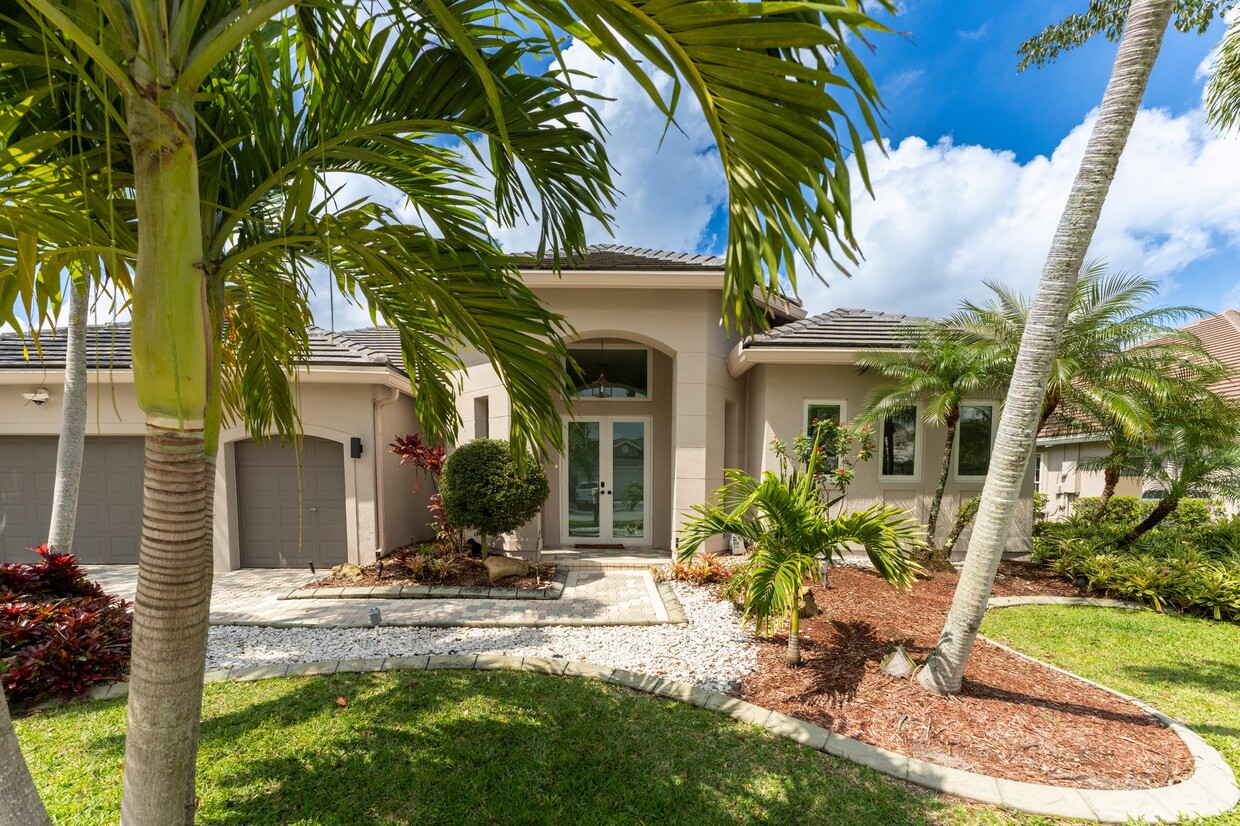 Foto principal - 4021 E Lake Estates Dr