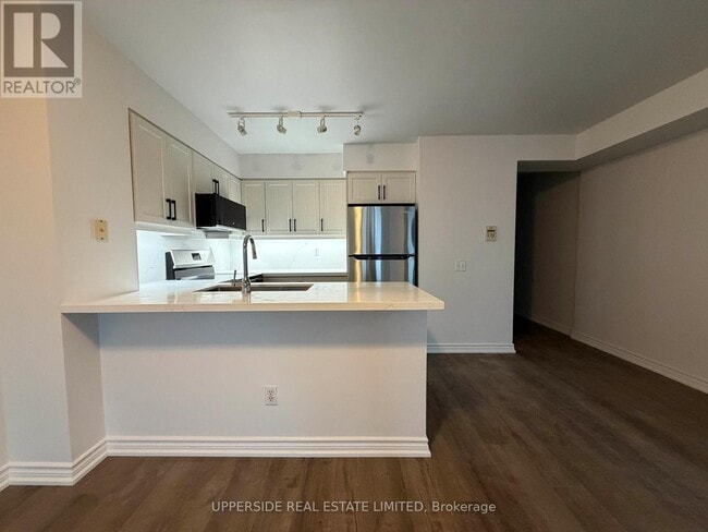 Building Photo - 750 Bay St.