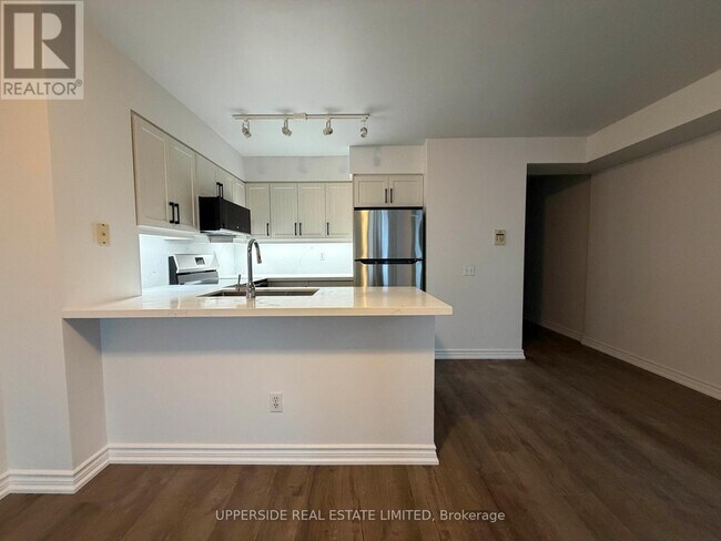 Photo du bâtiment - 750 Bay St.