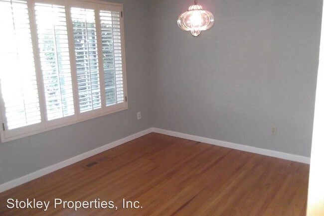 Building Photo - 3863 Campolindo Dr
