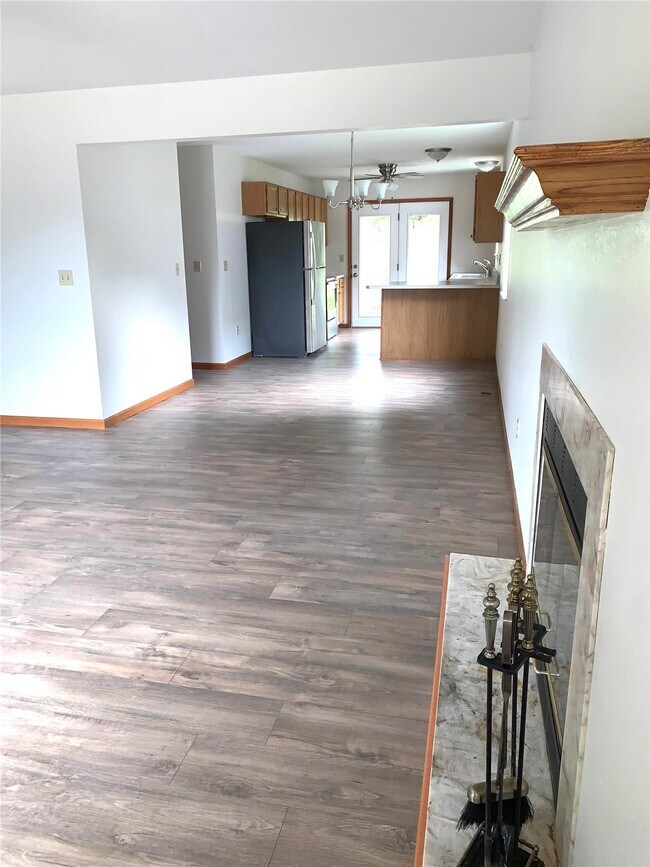 Foto del edificio - 117 Twin Oaks Dr