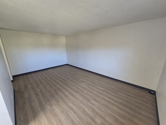 Building Photo - 345 Talbot Ave