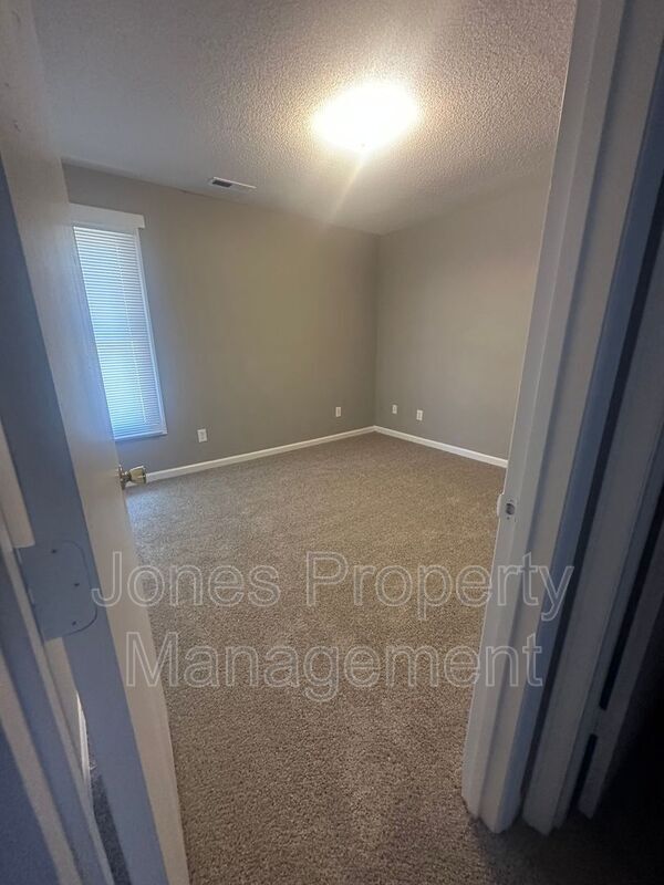 Building Photo - 2886 Mountcrest Cir NW