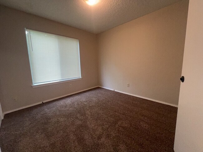 Foto del edificio - Ready to go in Duncanville 3-2-2 home