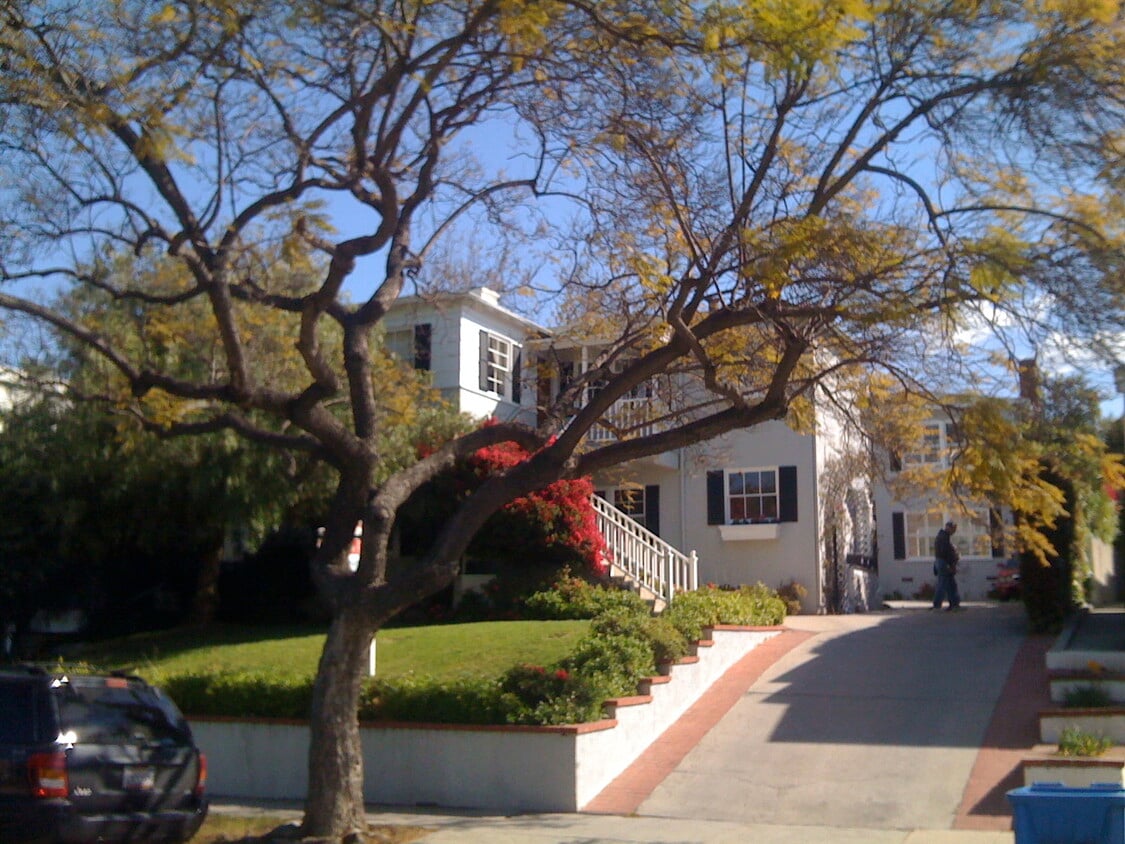 Foto principal - 1534 Veteran Ave