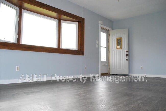 Building Photo - 1732 Wilson Ave SW