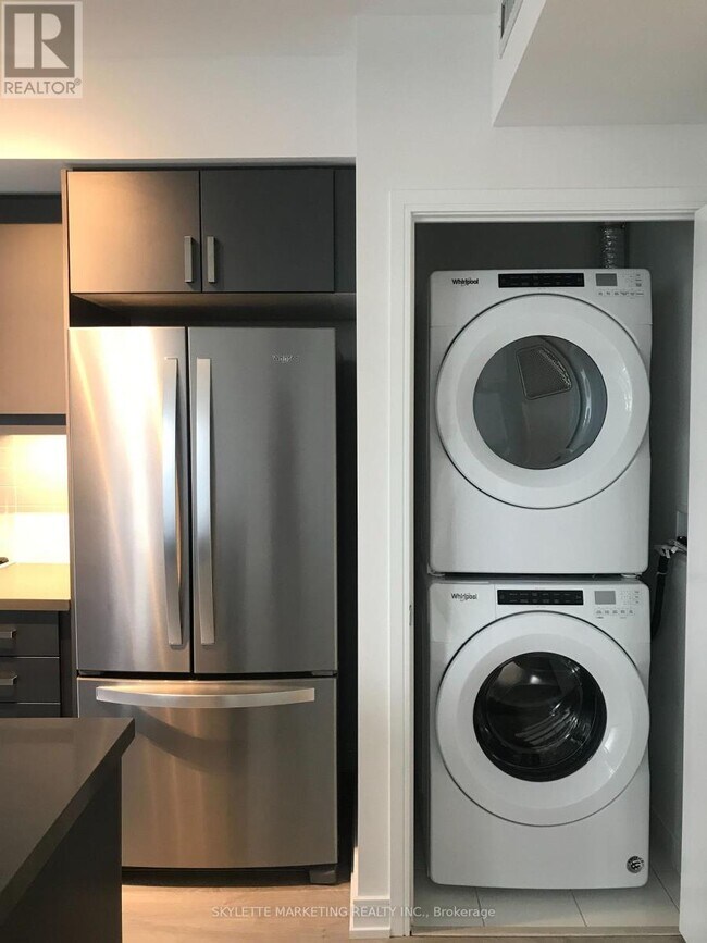 Photo du bâtiment - 50 Wellesley St E