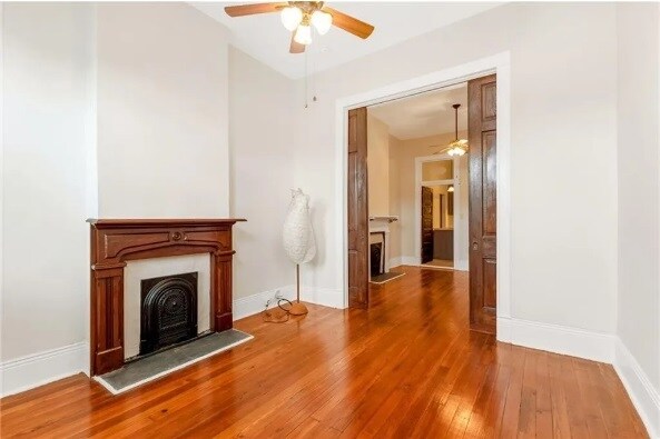 living room towards bedroom - 2758 Orleans Ave