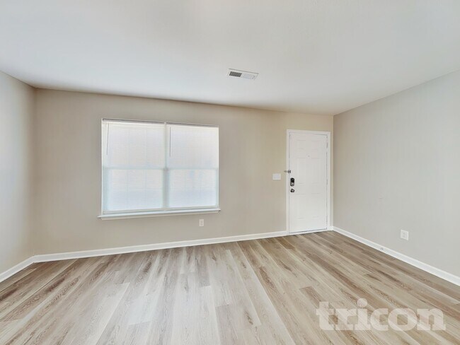 Foto del edificio - 6800 Lakinsville Ln