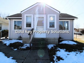 Building Photo - 703 E 27th St