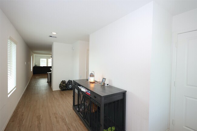 Foto del edificio - 7430 Clover Chase Dr