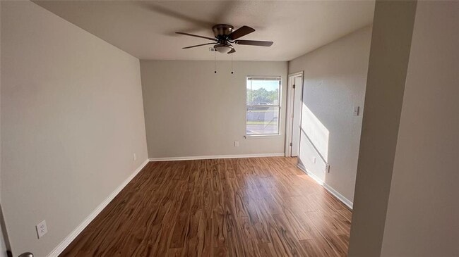 Building Photo - 2865 Southampton Way