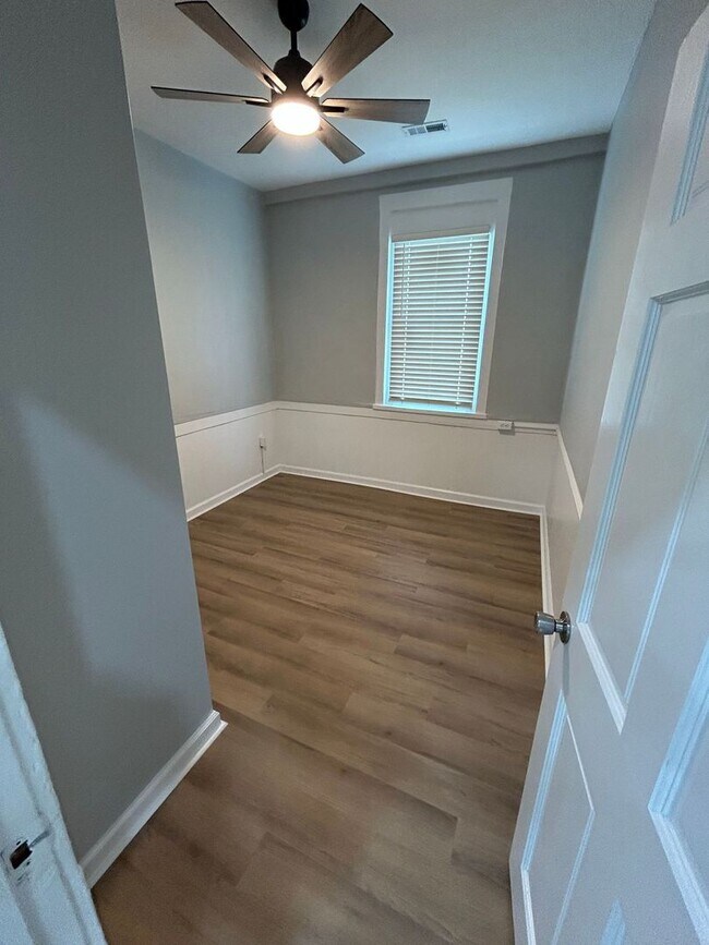 Building Photo - New low price – Apartment in Downtown Elkton