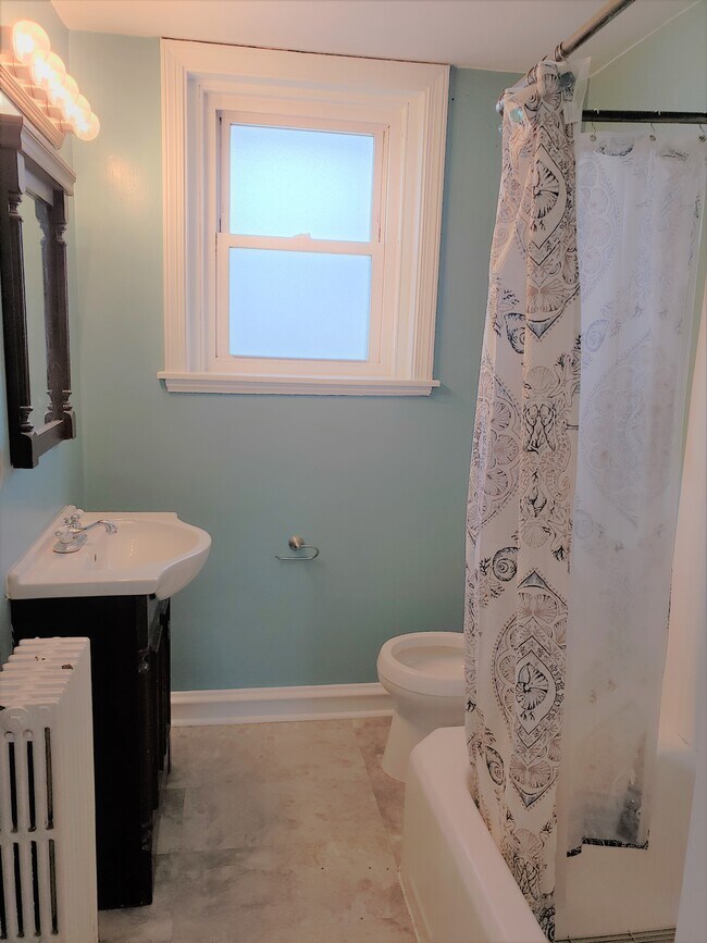 Bathroom - 315 N Reservoir St