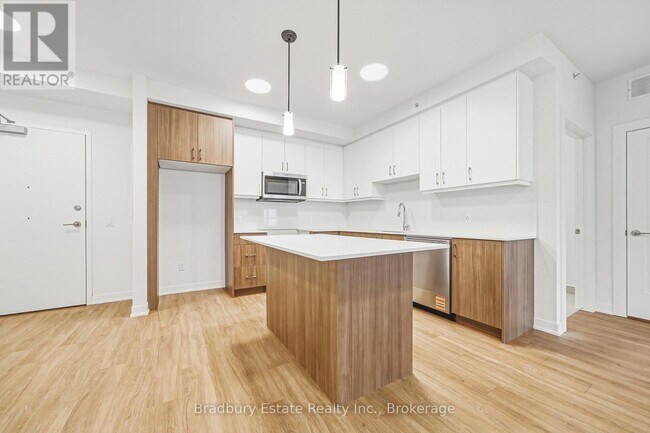 Building Photo - 155 Greenbrier Rd