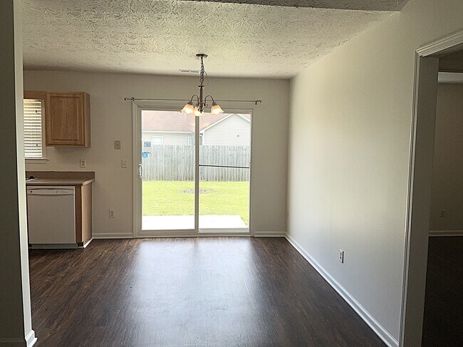 Building Photo - 9504 Huckabee Dr NE