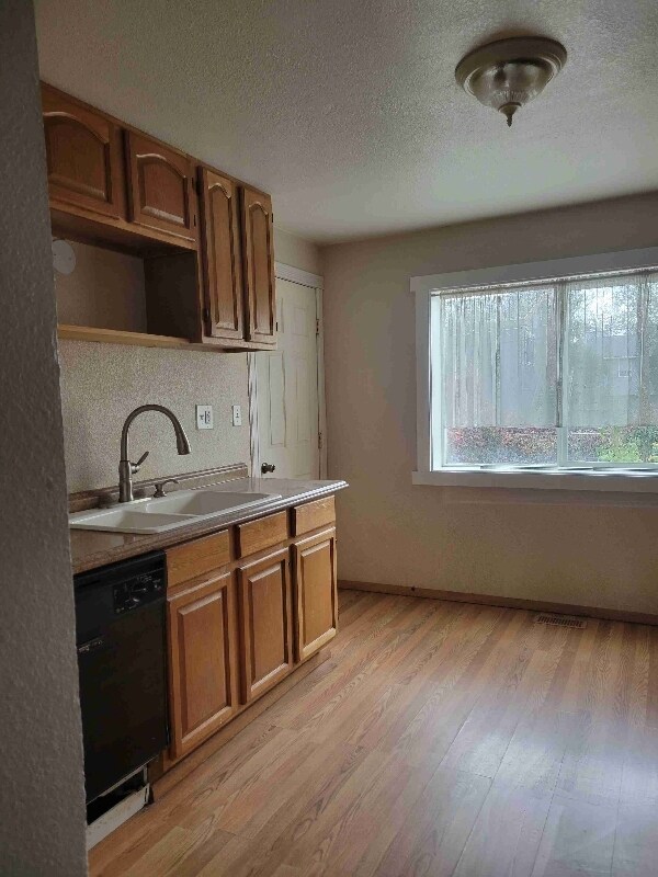 Building Photo - 1419 Rollins Ave