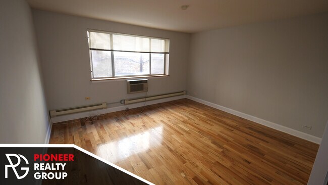 Foto del edificio - 665 W Wrightwood Ave