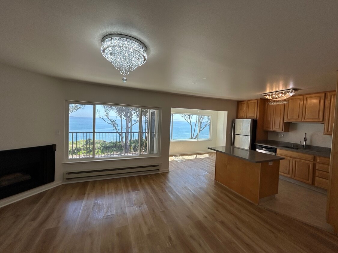 Million dollar ocean view - 825 Balboa Ave