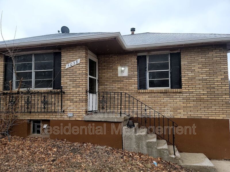 Primary Photo - 5038 N Topping Ave