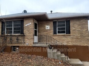 Building Photo - 5038 N Topping Ave