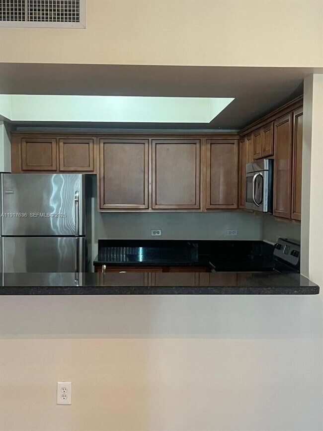 Foto del edificio - 140 S Dixie Hwy