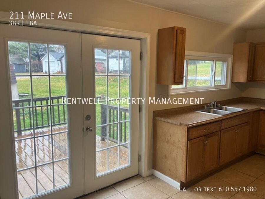 Primary Photo - 211 Maple Ave